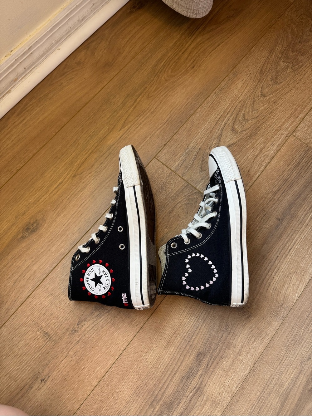 Converse Black High-Top Heart Valentines Women’s Sneakers Size 8
